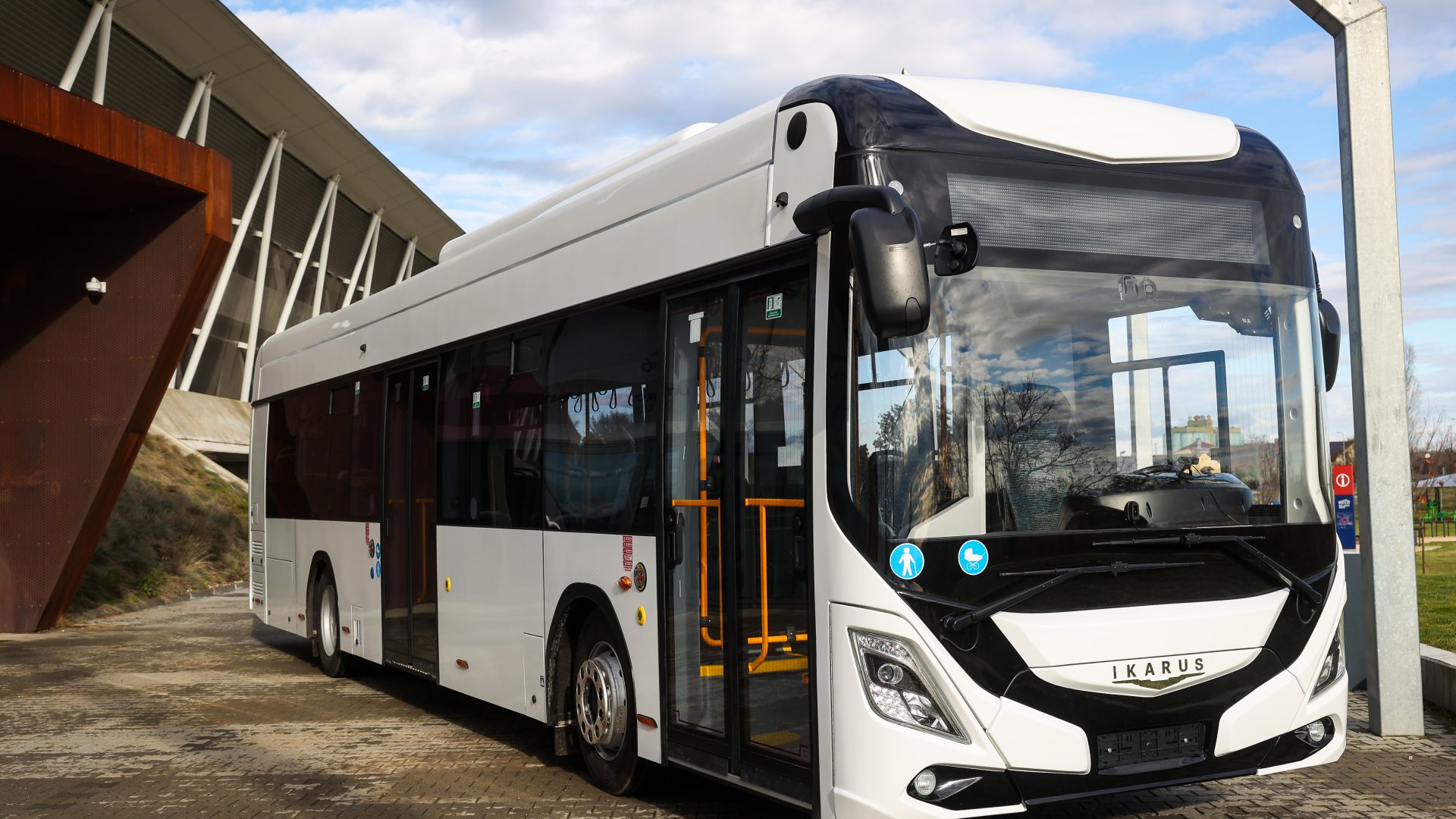 Ikarus is back to Germany. Two new 2-door 120e buses leased - Sustainable  Bus